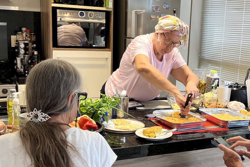 class-cutting cooking class
